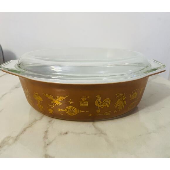 ─୨ৎ─ VTG Pyrex Early American Oval Casserole 2.5 QT w Lid Brown & Gold Corning ❌ - Picture 1 of 6